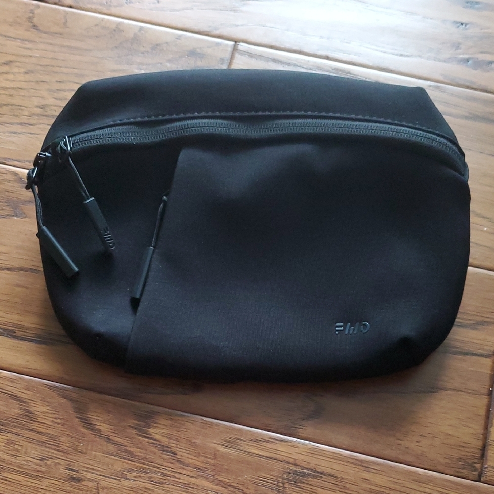FWD Forward With Design On The Go Hip Pack Fanny Pack Crossbody Bag Black